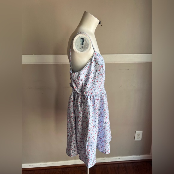Francesca's Collections Light Blue Floral Dress - Picture 4 of 8